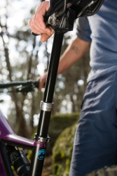 Kind Shock RAGE Circuit 120mm/380mm/31.6mm Sattelstütze mit Remote Controller