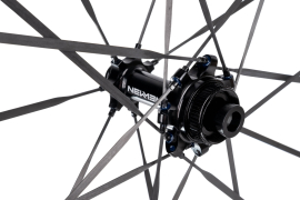 Preview: NEWMEN STREEM G.62 CS VONOA 12 x 100mm Centerlock Laufrad vorne