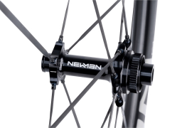 Preview: NEWMEN STREEM Sprint S.60 VONOA 12 x 100mm silver Laufrad vorne