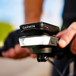 Ravemen FR1100 Frontlicht an Garmin/Wahoo Halterung