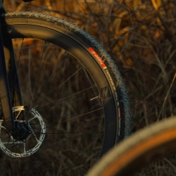 Preview: Vittoria Terreno T90 Mud Gravel Endurance G2.0 TLR E-25 black 700x40 Reifen