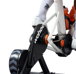 wahoo KICKR CORE 2 Zwift Cog & Click Smart Trainer