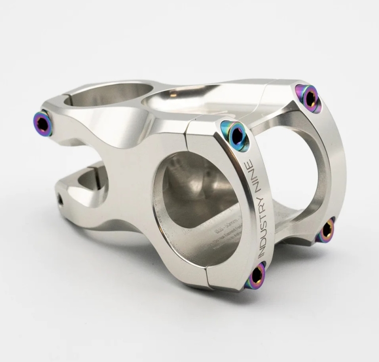 Better Bolts Industry Nine Vorbau M5x17mm Titan Schrauben-Kit rainbow