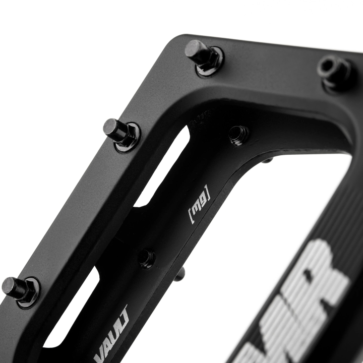DMR Vault Magnesium black Pedal