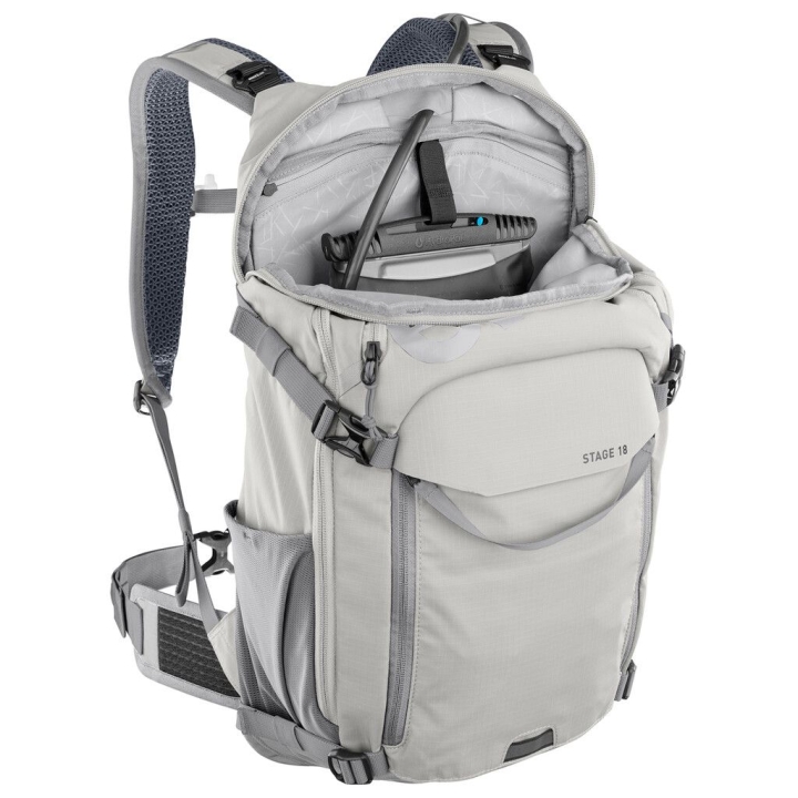 Evoc Stage 18 Rucksack sand stone