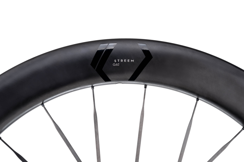 NEWMEN STREEM G.62 CS VONOA 12 x 100mm Centerlock Laufrad vorne
