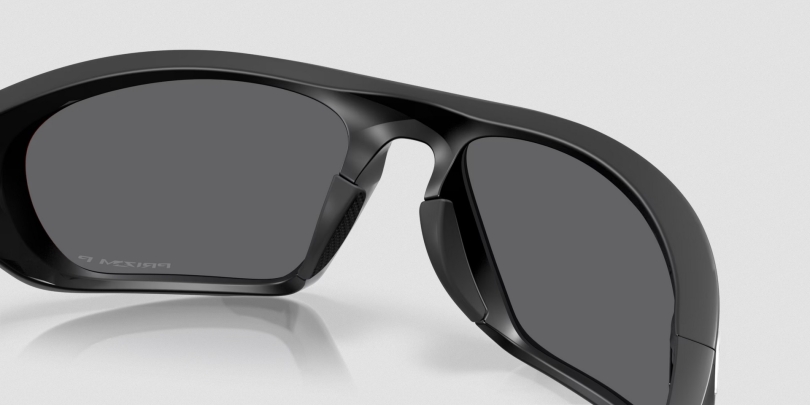 Oakley Lateralis Matte Black/Prizm Black Polarized Brille