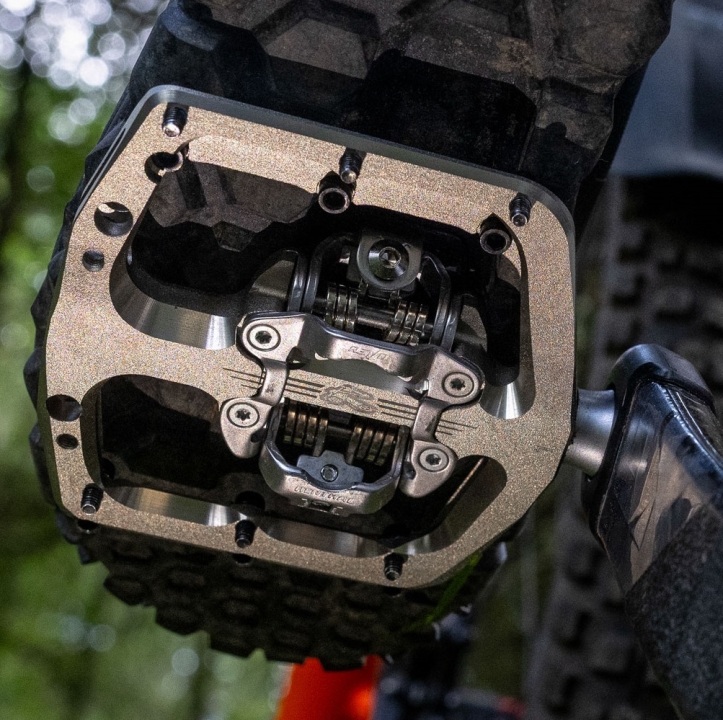 Renthal Revo-DHC gold Klickpedal