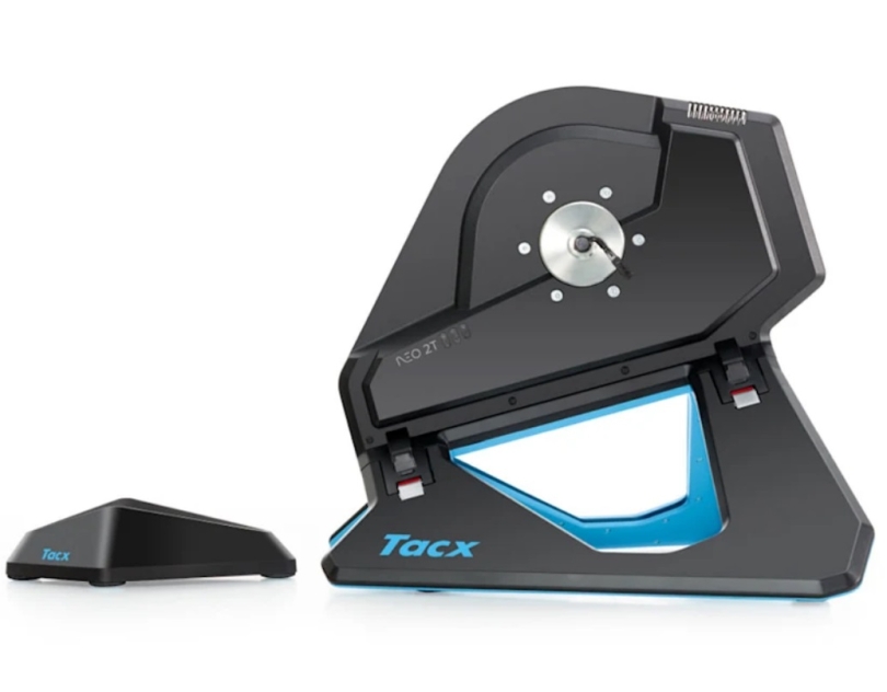 Tacx NEO 2T mit Zwift Cog und Click Smart-Trainer